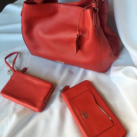 Coach Handbag and Wristlet. - Picture 5 of 8